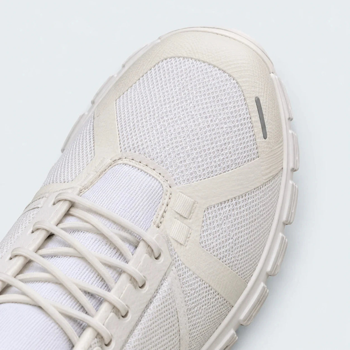 Cloud 6 White White
